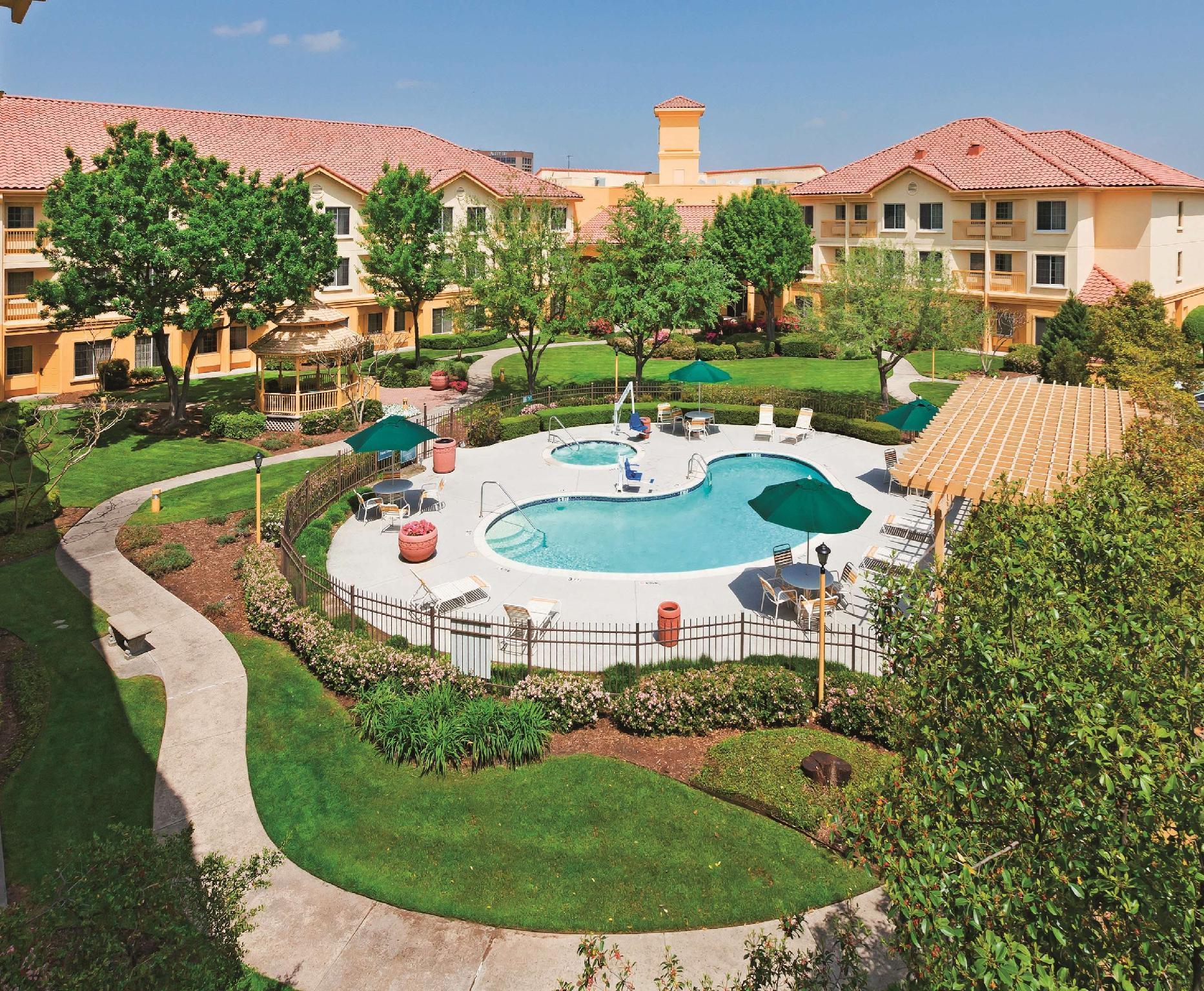 La Quinta By Wyndham Dallas Dfw Airport North Irving Exterior photo